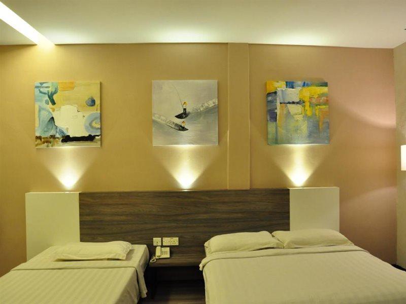 Frazel Inn Hotel Parit Buntar Ngoại thất bức ảnh