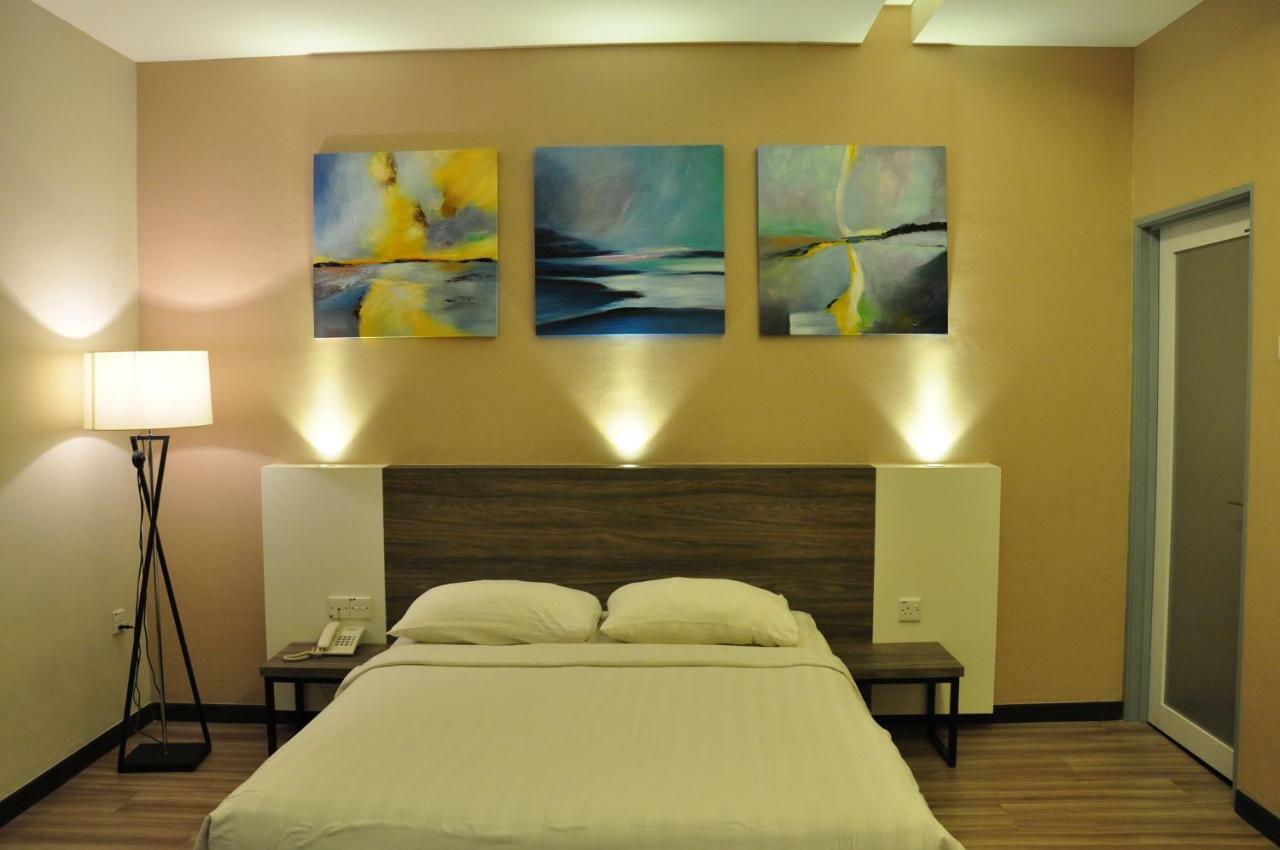 Frazel Inn Hotel Parit Buntar Ngoại thất bức ảnh