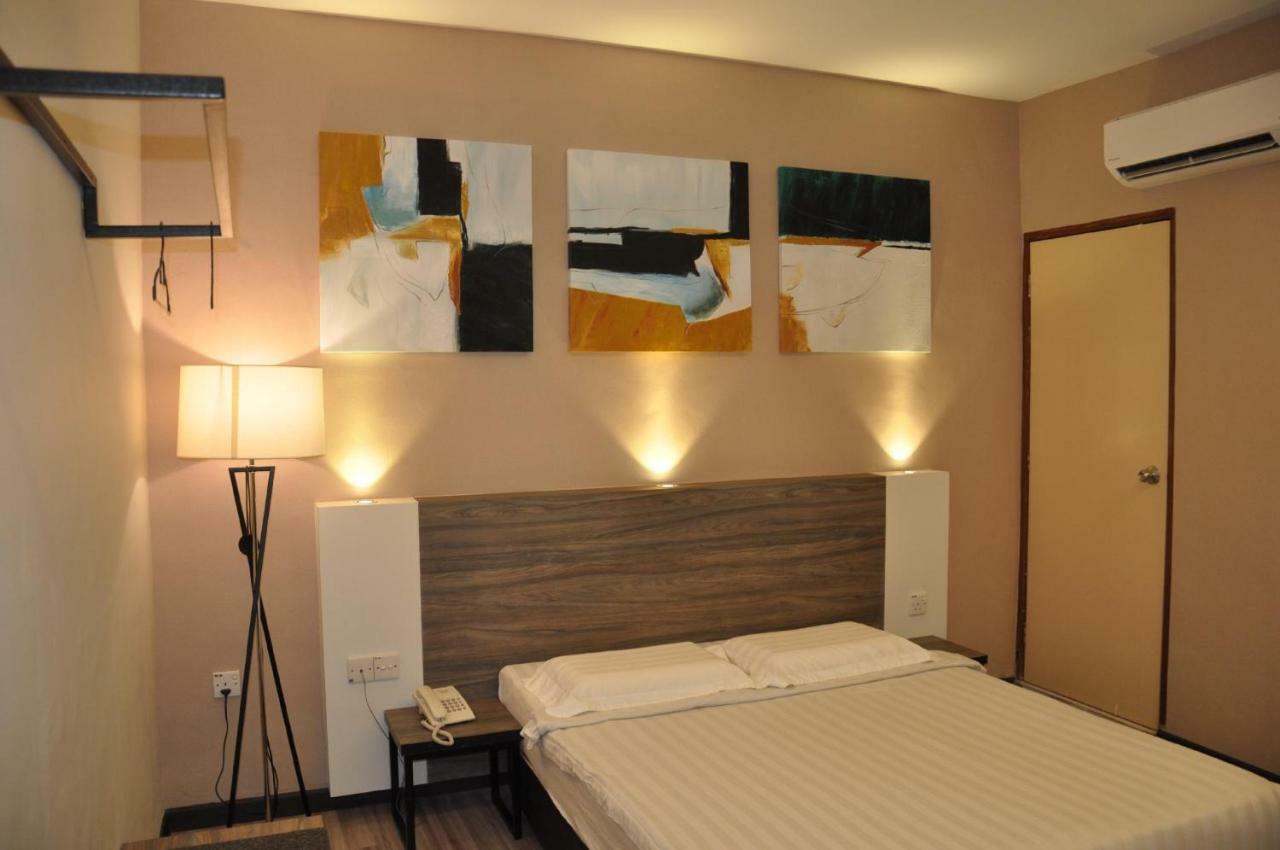 Frazel Inn Hotel Parit Buntar Ngoại thất bức ảnh