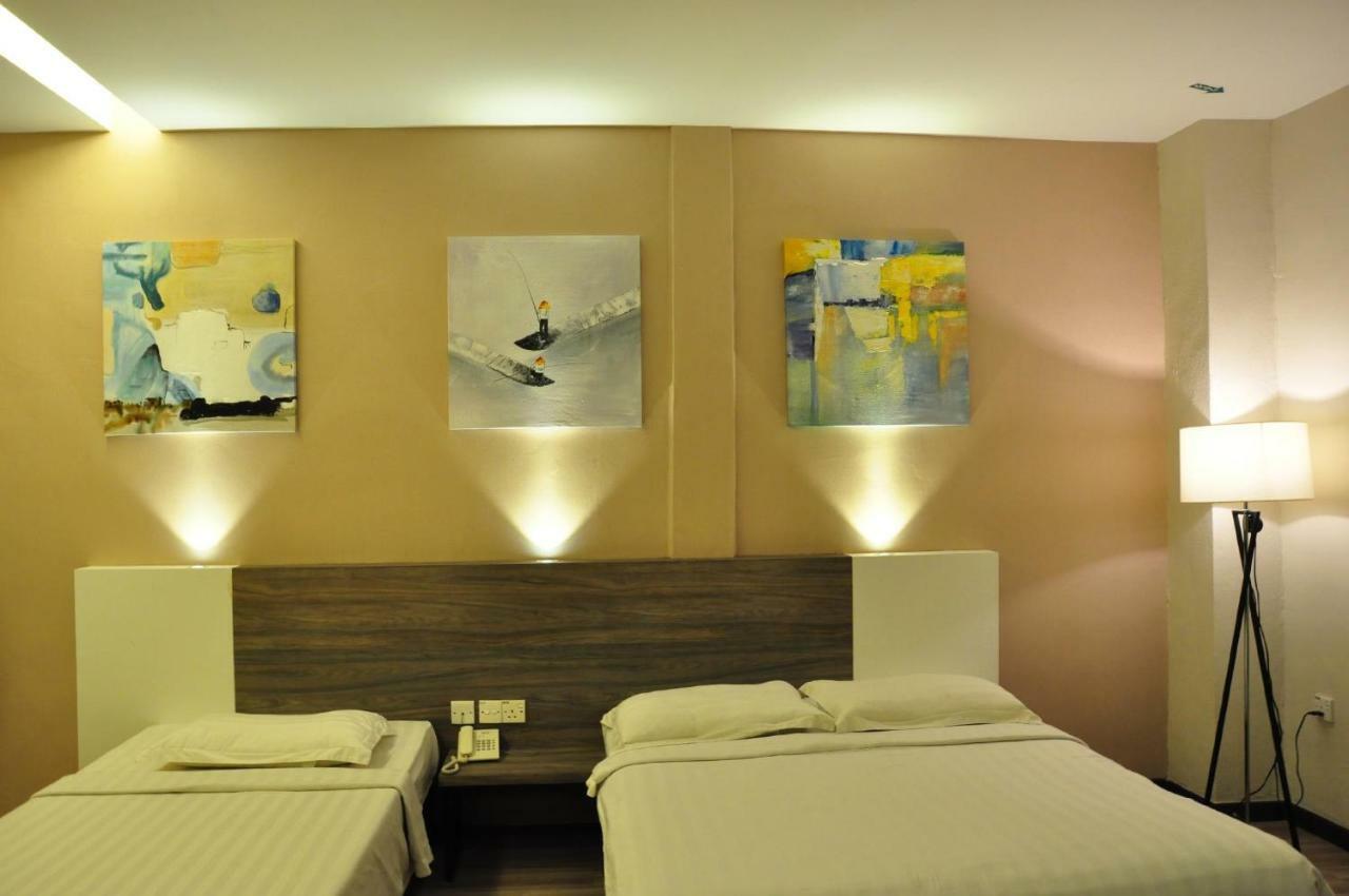 Frazel Inn Hotel Parit Buntar Ngoại thất bức ảnh
