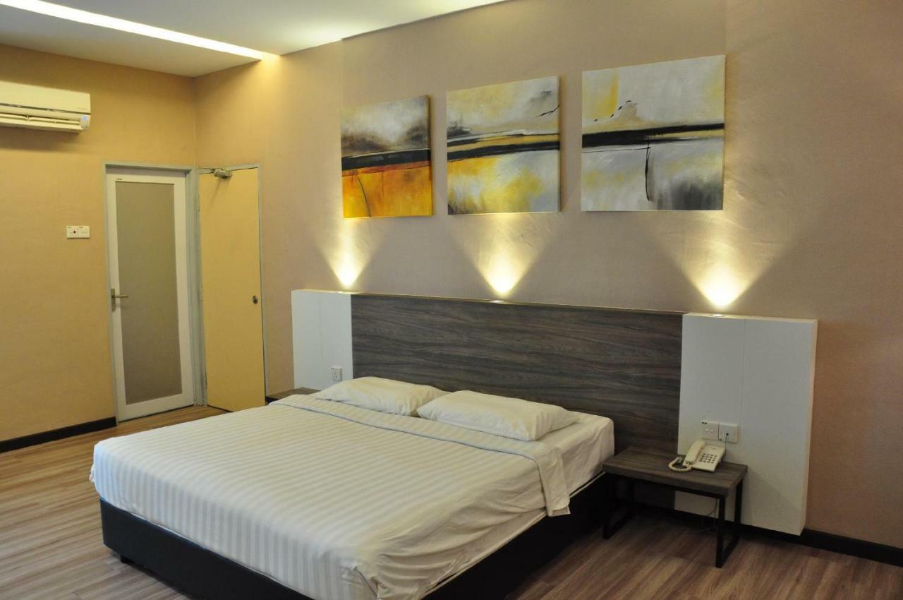 Frazel Inn Hotel Parit Buntar Ngoại thất bức ảnh
