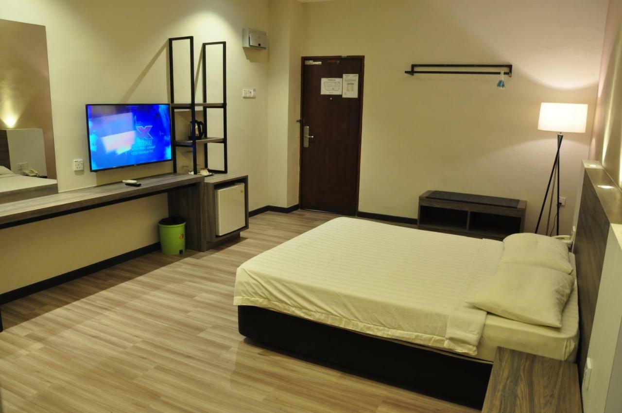 Frazel Inn Hotel Parit Buntar Ngoại thất bức ảnh