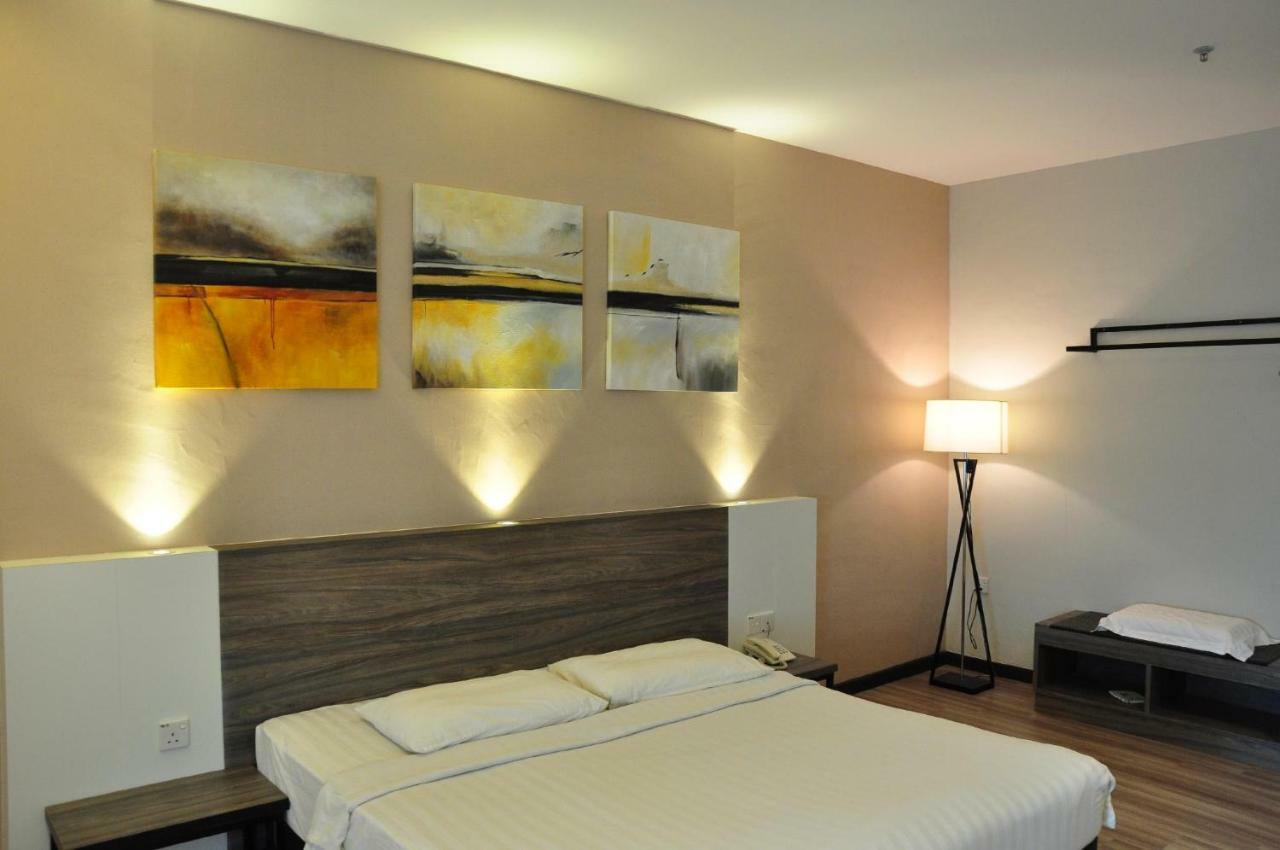 Frazel Inn Hotel Parit Buntar Ngoại thất bức ảnh