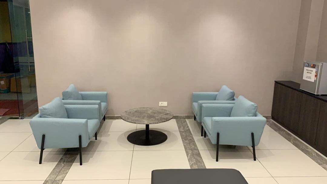Frazel Inn Hotel Parit Buntar Ngoại thất bức ảnh